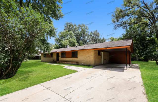 816 Burman Avenue Gallery 4