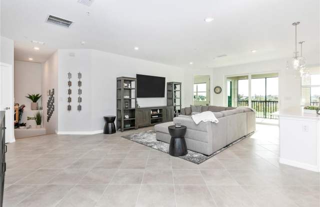 17560 BORACAY Court Gallery 4