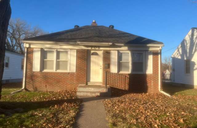 Cozy 2 Bed 1 Bath HOUSE w Garage photos photos