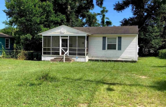 324 Chaseville St - 324 Chaseville Street, West Pensacola, FL 32507