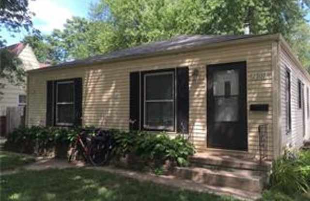 2307 37th Street - 2307 37th Street, Des Moines, IA 50310 2307 37th Street - 2307 37th Street, Des Moines, IA 50310