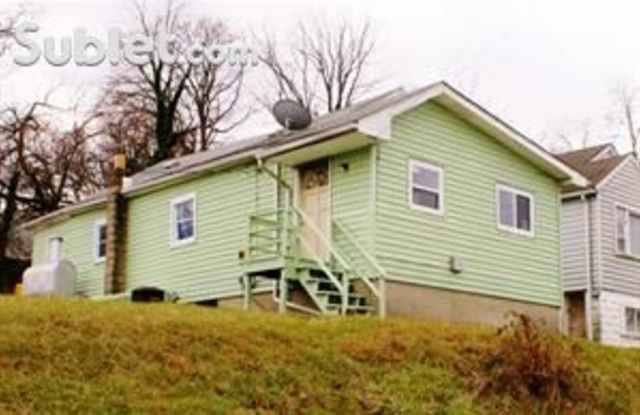 303 Berlin Ave - 303 Berlin Avenue, Brooklyn Park, MD 21225