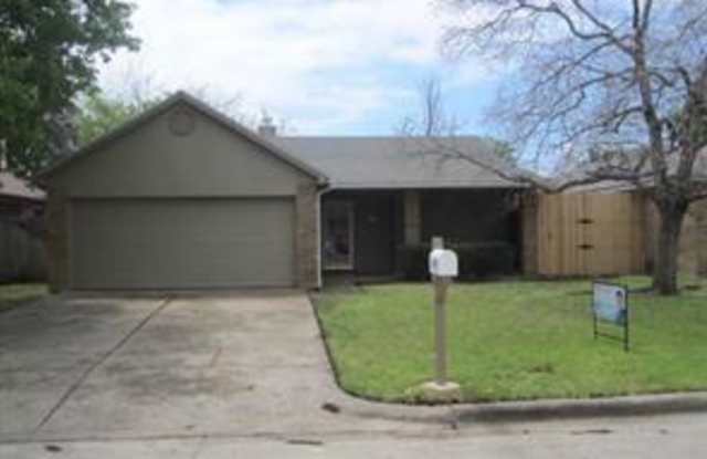 300 Blueleaf Drive - 300 Blueleaf Drive, Arlington, TX 76018