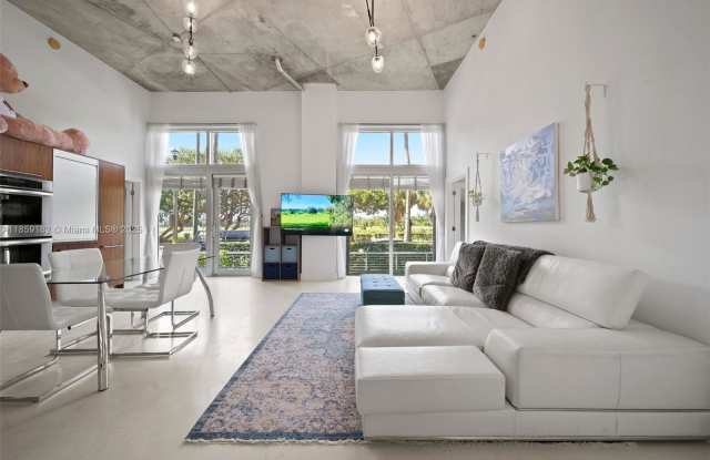 2001 Meridian Avenue photos photos