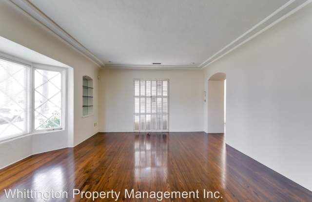 4893 Niagara Ave. Gallery 4