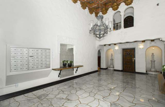 1801 Gough Gallery 4