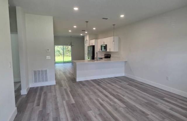 16082 SW 35th Court Road Gallery 2