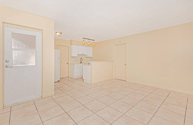 2581 NE 11th Court Gallery 3