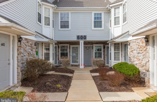 604 MEWS DRIVE - 604 Mews Drive, Sellersville, PA 18960