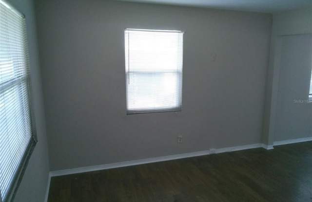 2857 25TH AVENUE N Gallery 3
