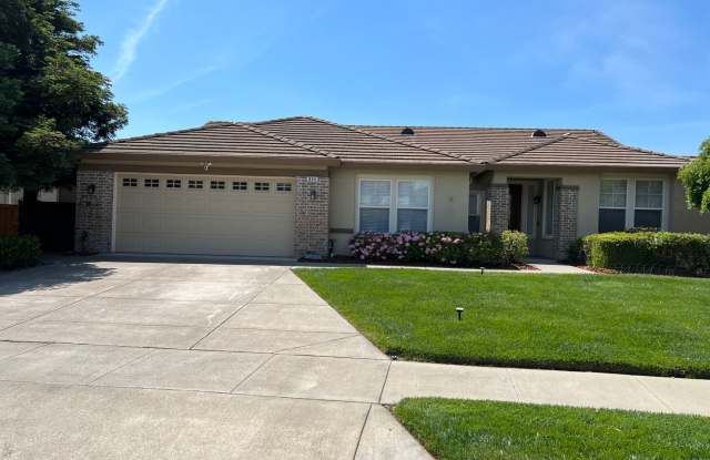 Beautiful Green Valley Home photos photos