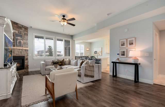 Available NOW! Parker 3 bed 2.5 bath Townhouse Gallery 4