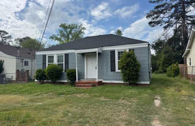 Cozy 2 Bedroom, 1 Bath Home – $1,000/Month photos photos