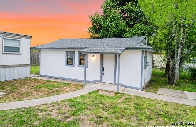215 Greenlawn Ave photos photos