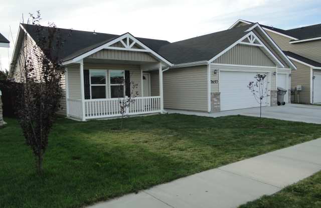 7657 S Acacia Ave photos photos