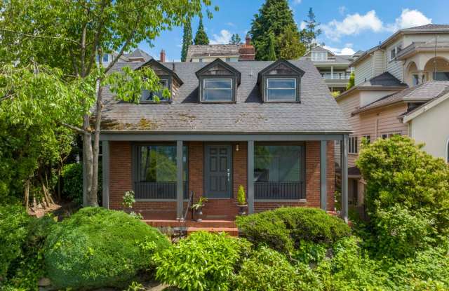 Historic Laurelhurst Home ~ Quiet Neighborhood~ Stunning Water View! 4 Mins to U Village/UW Gallery 1