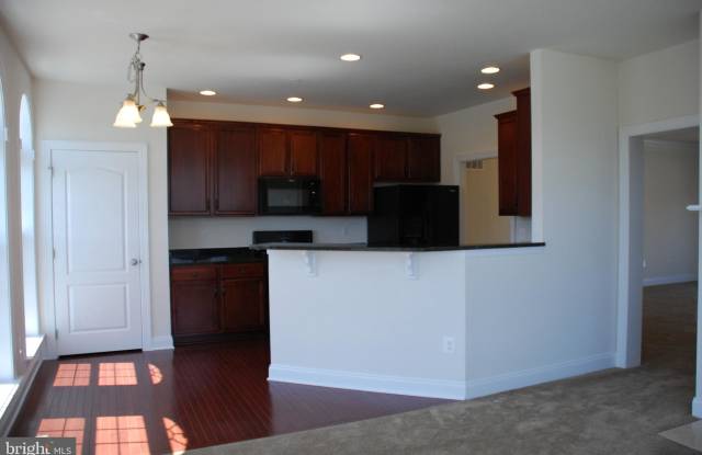 17046 AMITY DRIVE Gallery 2