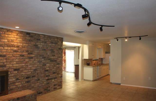 2821 Southgate Drive Gallery 3