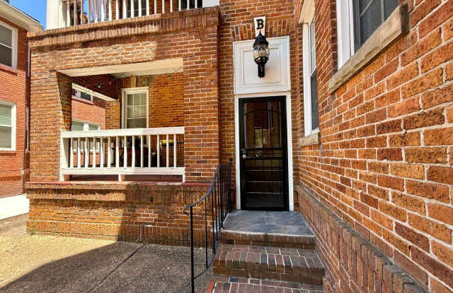 Charming 2-bedroom, 1-bath condo in the heart of Ghent photos photos