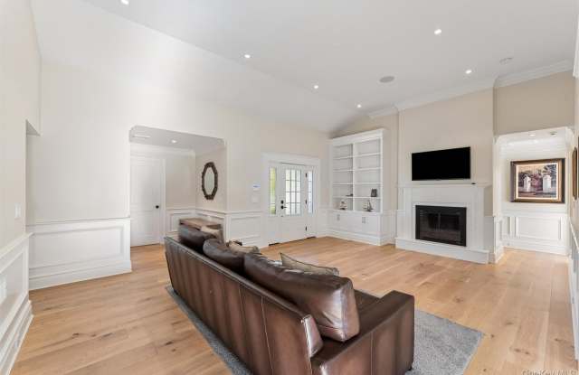 275 Mill Road Gallery 4
