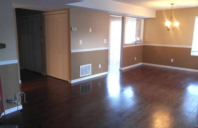 3003 Whispering Hills Gallery 4