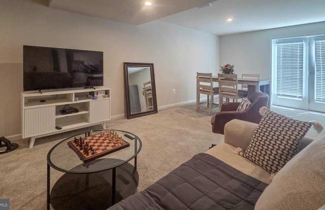 8703 DAVIS Court Gallery 3