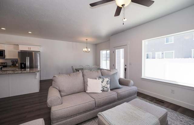7229 RED CLOVER WAY Gallery 4