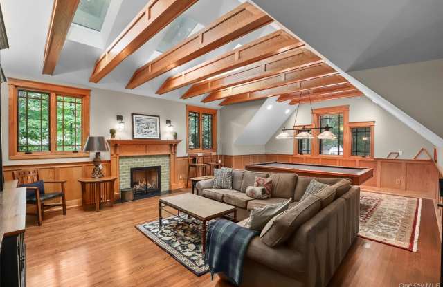 15 N Lake Circle - 15 North Lake Circle, Westchester County, NY 10590