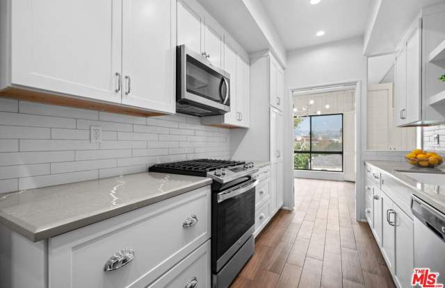 1167 Roxbury Dr unit: 301 photos photos