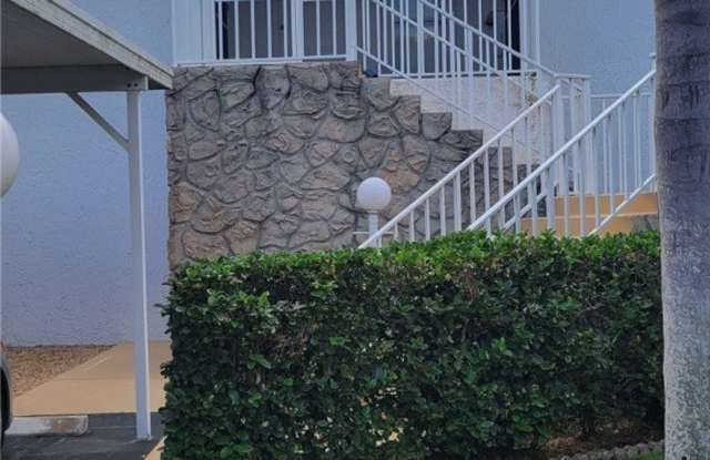 59 Camelot Gardens Boulevard unit: 108 photos photos