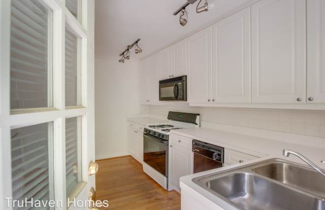 980 Greenwood Ave. NE #1 Gallery 4