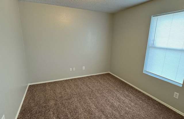 SpacIous Terrell Home!   Move in ready photos photos