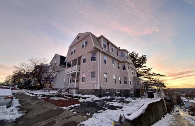 90 Vernon Street unit: 3 photos photos