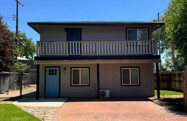 Available Now! 3 Bed/1.5 Bath Close to Downtown Lodi - 15 Forrest Avenue, Lodi, CA 95240