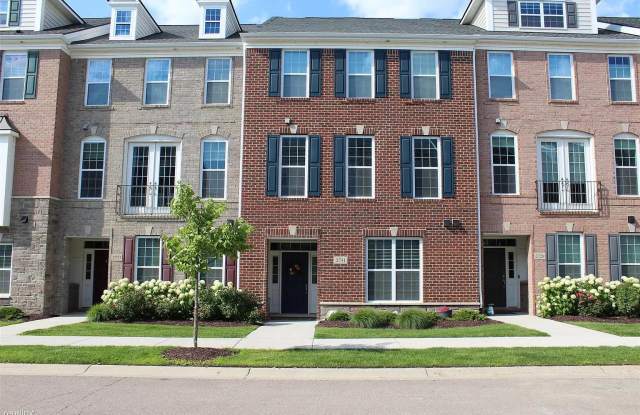 2731 Spurway Drive South - 1 photos photos