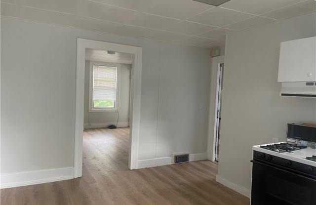 8 Mansion Street unit: 2 photos photos