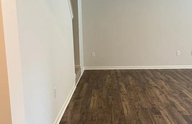 Room in 4 Bedroom Home at Greyton Ln photos photos