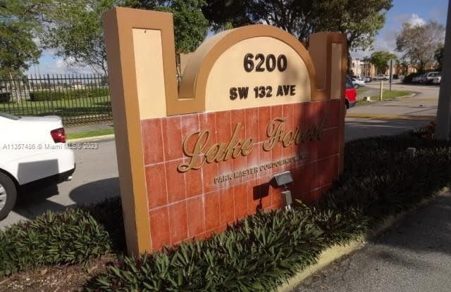 6247 SW 131st Pl - 6247 Southwest 131st Place, Kendale Lakes, FL 33183