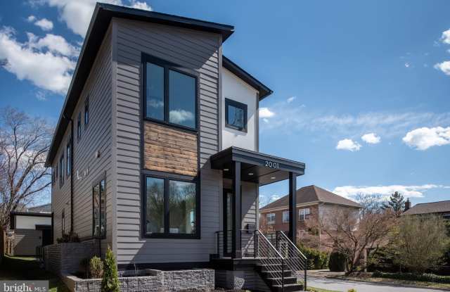 2001 N GEORGE MASON Drive Gallery 3