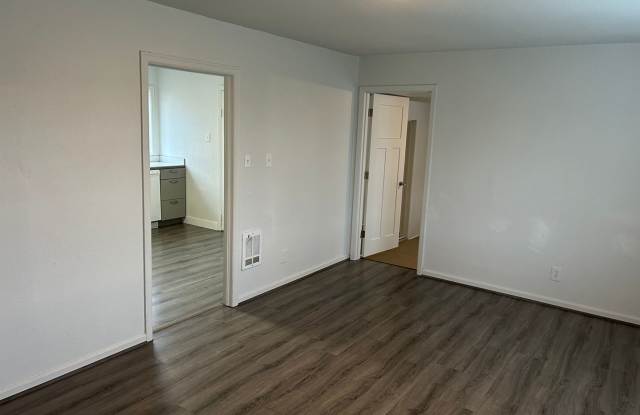 Renovated 3 Bed, 1 Bath Home in McMinnville photos photos