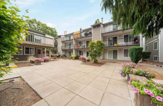 Solana Apartments Gallery 2