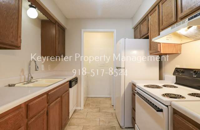 Charming 1 Bed/ 1 Bath Condo in South Tulsa! Gallery 3