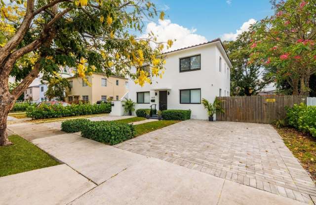 3637 SW 16th St photos photos