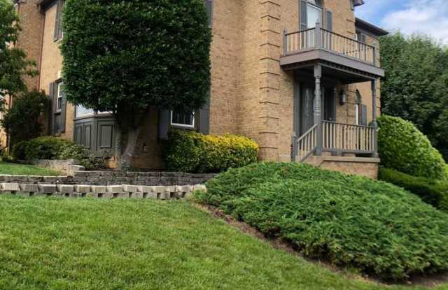 4507 SAWGRASS COURT Gallery 2