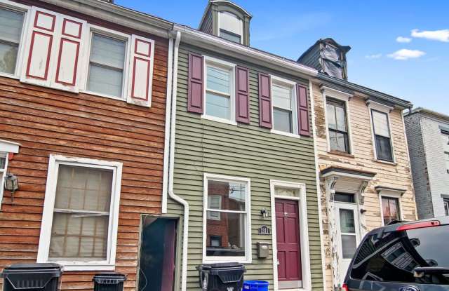 Coming Soon - Mid Town Harrisburg townhome for rent - 1311 Penn Street, Harrisburg, PA 17102