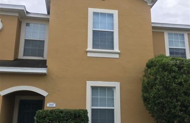 2007 GREENWOOD VALLEY DRIVE - 2007 Greenwood Valley Drive, Plant City, FL 33563