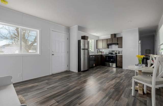 105 Longs Peak St Gallery 2