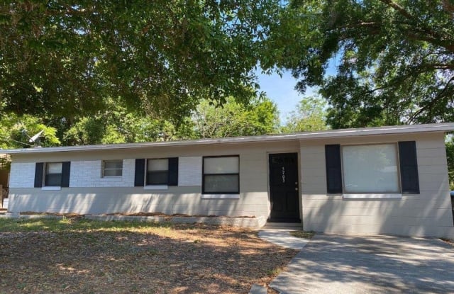 5703 Elon Drive - 5703 Elon Drive, Pine Hills, FL 32808