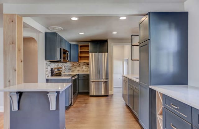 808 W. Daniel Gallery 2