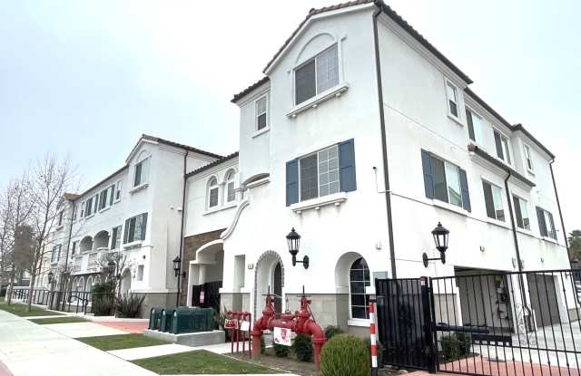 521 N. Erie Street, photos photos